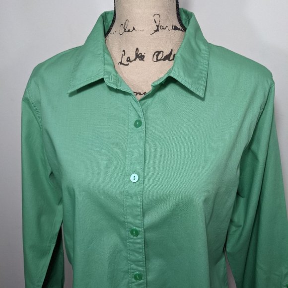 NWOT Christopher & Banks Solid Green Shirt Collared Top Button Womens Size M - Picture 2 of 7